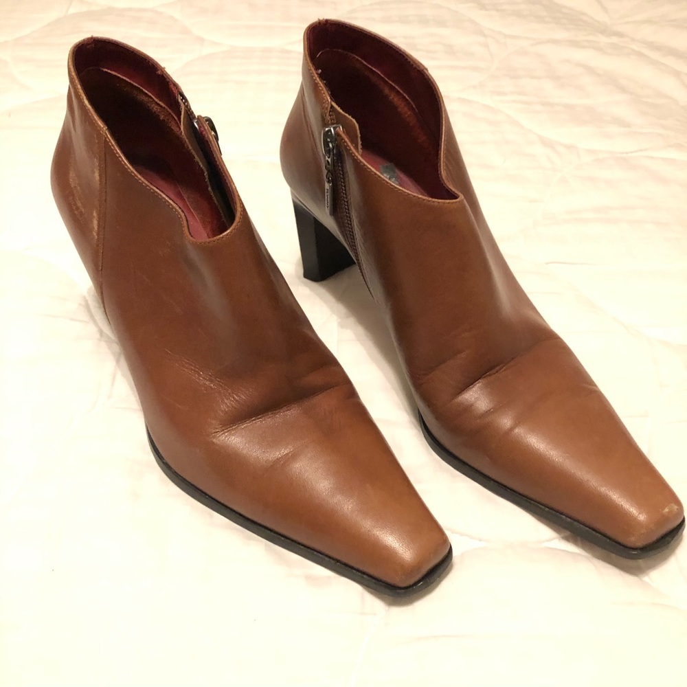 Tommy Hilfiger brown booties